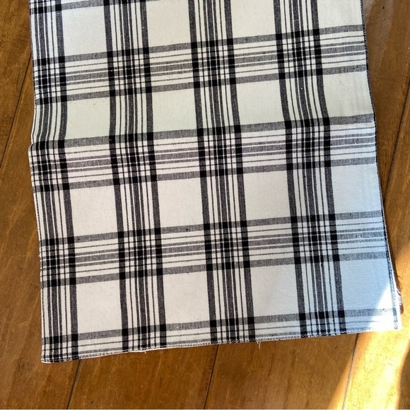 Black and White Plaid Linen Table Runner 13x 67” - Picture 4 of 5